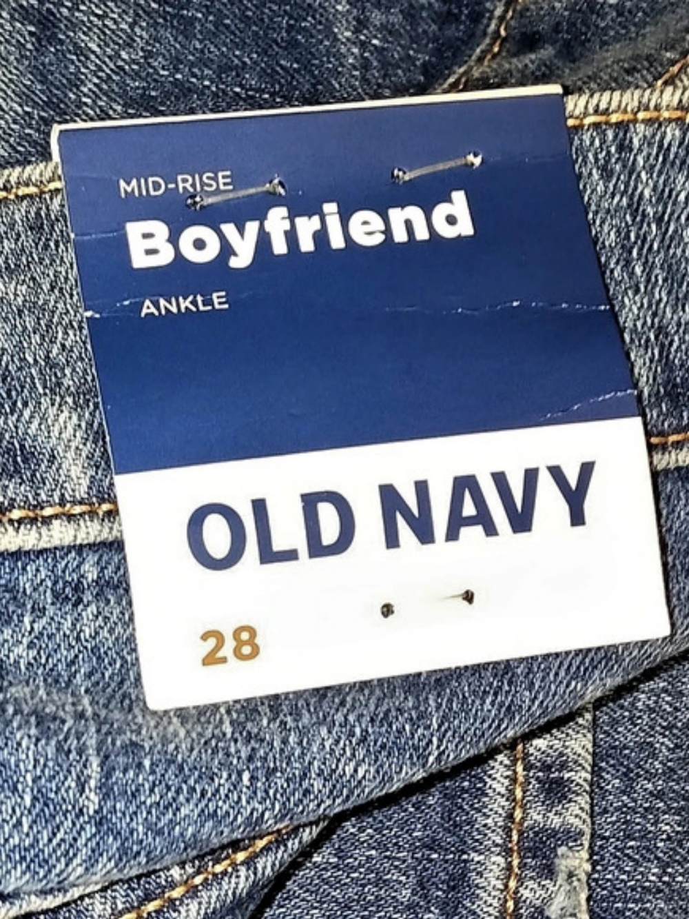 NWT Old Navy Mid-Rise Boyfriend Ankle Distressed Jeans Women's Plus Size 28 - Picture 2 of 8